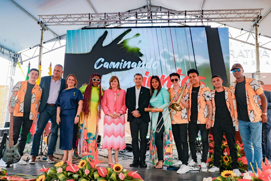 El Alcalde de Popayán, Juan Carlos Muñoz celebró el aniversario N° 30 de la Universidad Cooperativa de Colombia