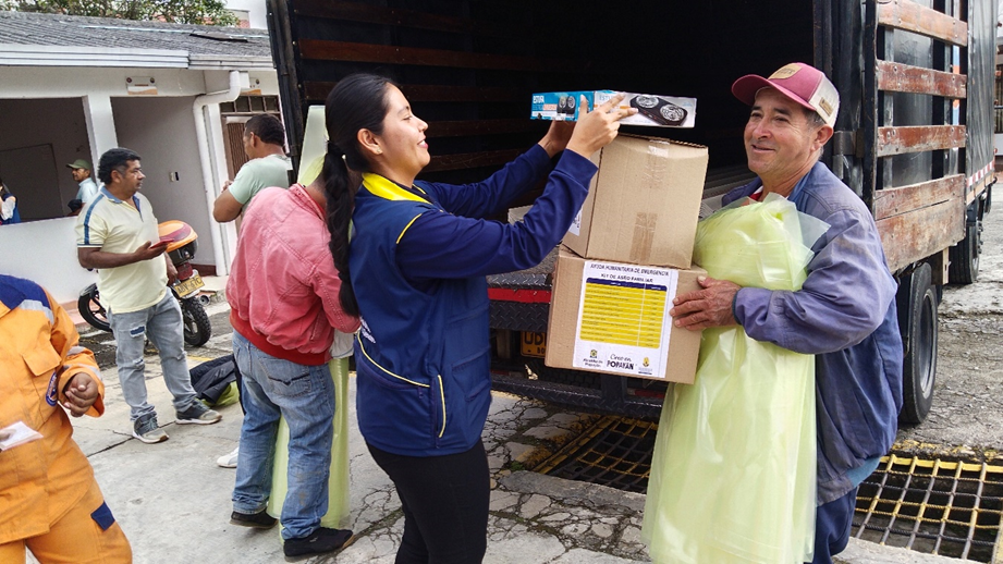 Familias afectadas por las lluvias, en la zona rural, recibieron ayudas humanitarias por parte de la Administración Municipal