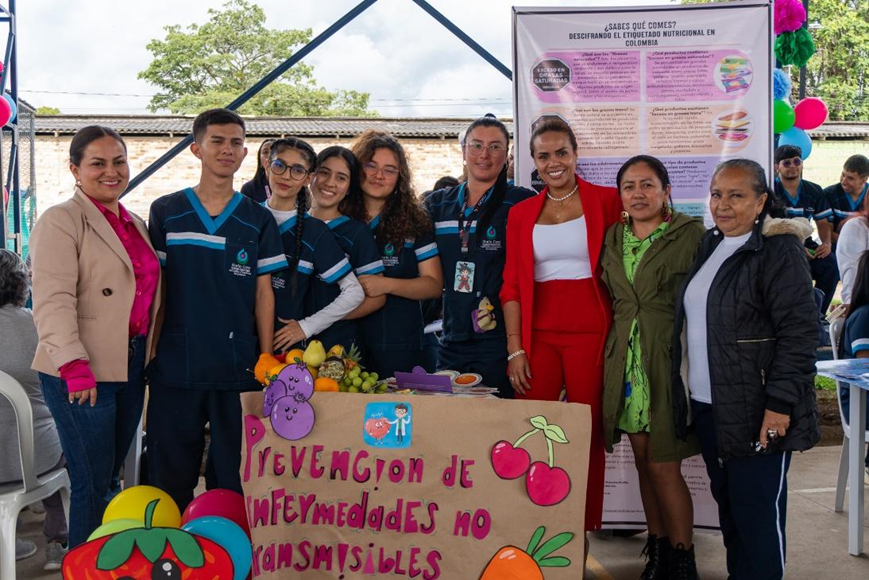 Más de 150 personas fueron atendidas en la feria de servicios realizada en el barrio Camilo Torres