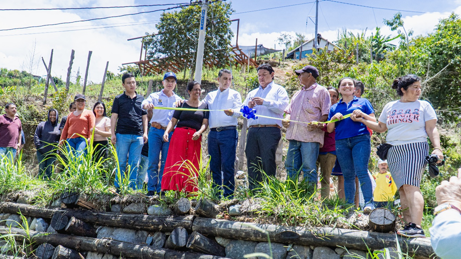 La Administración Municipal entregó obra biomecánica a la comunidad de la vereda El Porvenir