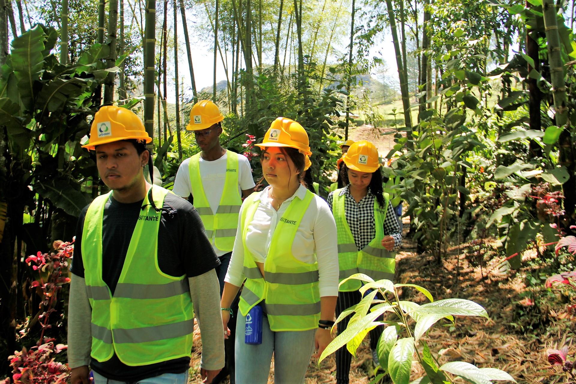 11 Estudiantes visitaron parque Tecnológico y Ecológico Los Picachos (1).JPG